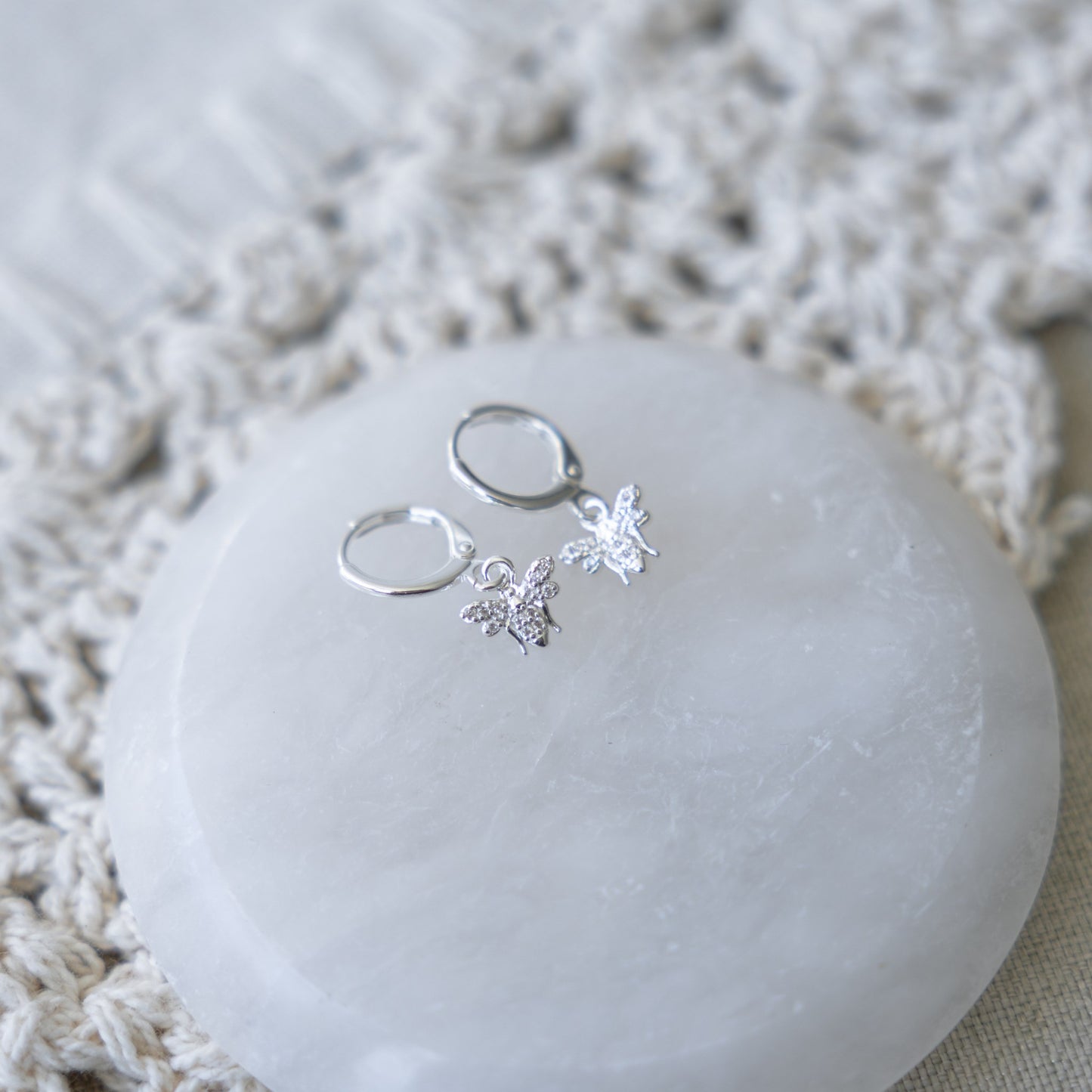 Bee Shiny Hoops | Silver