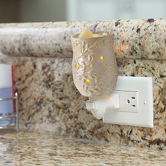 Pluggable Classic Fragrance Warmer - Chai