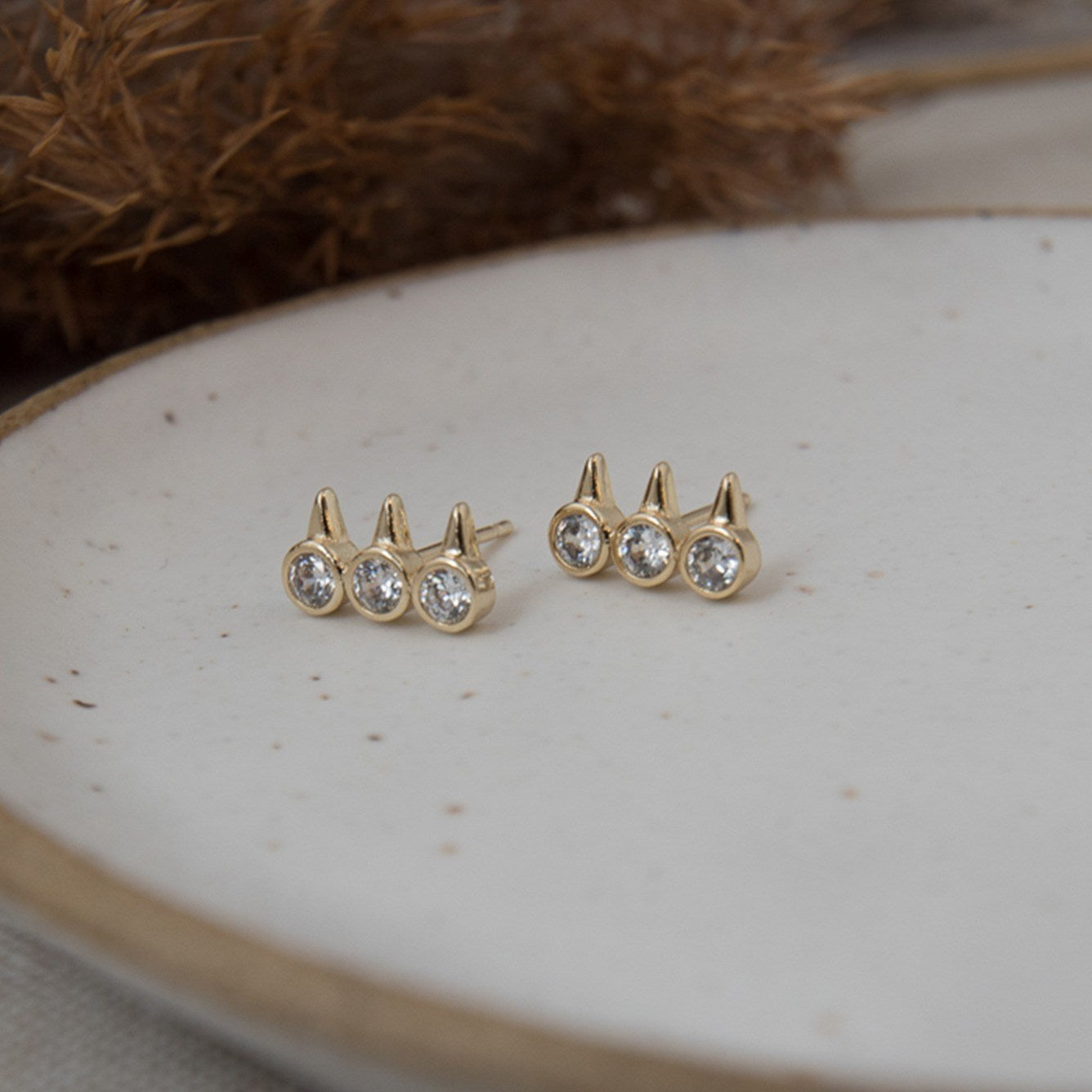Temptress Studs - Gold/Clear
