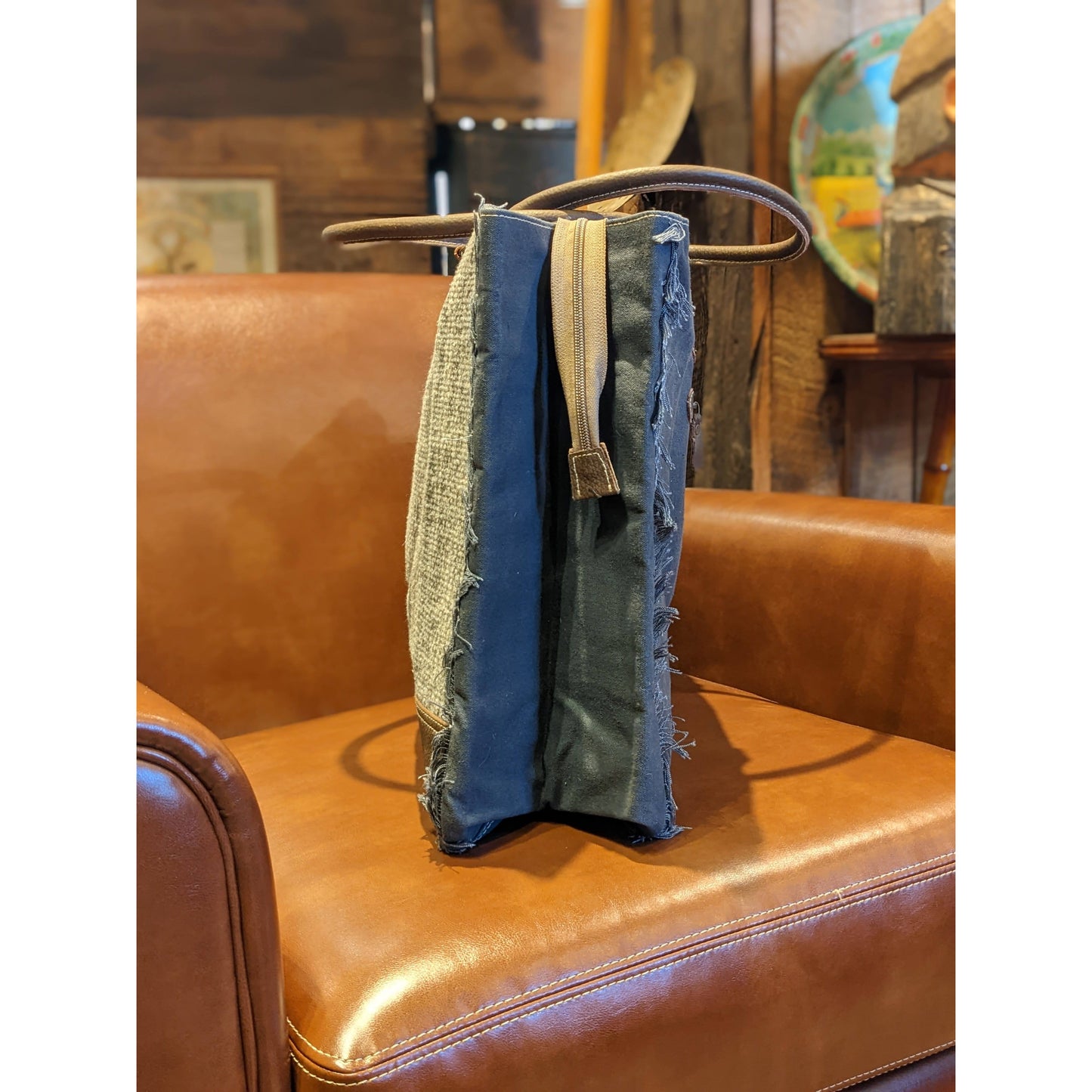 Sixtease Weekender Bag- 2403 Salubrious