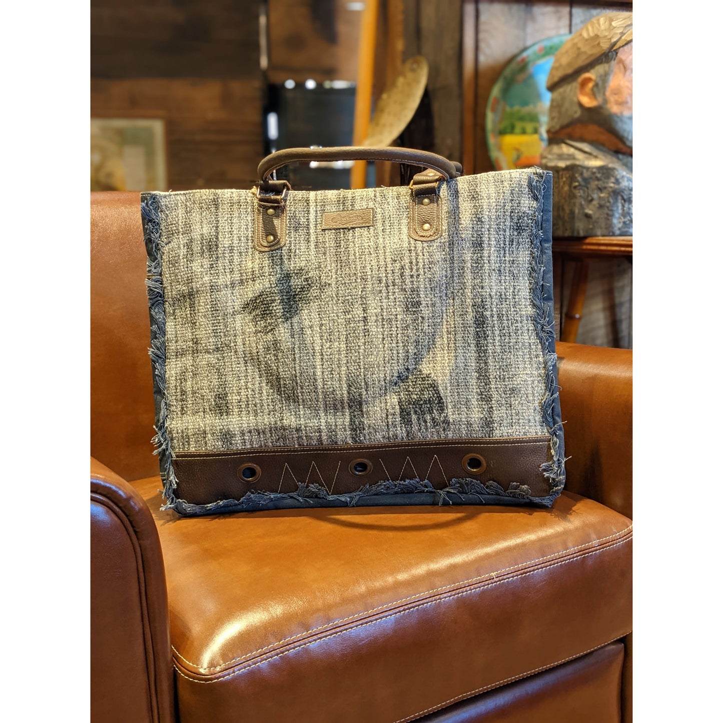 Sixtease Weekender Bag- 2403 Salubrious