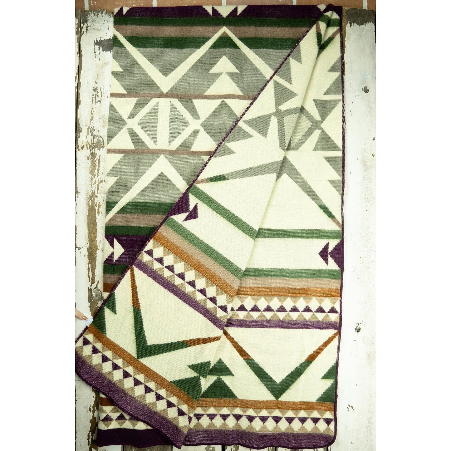 Acumen Throw - We Rise by Lifting Others