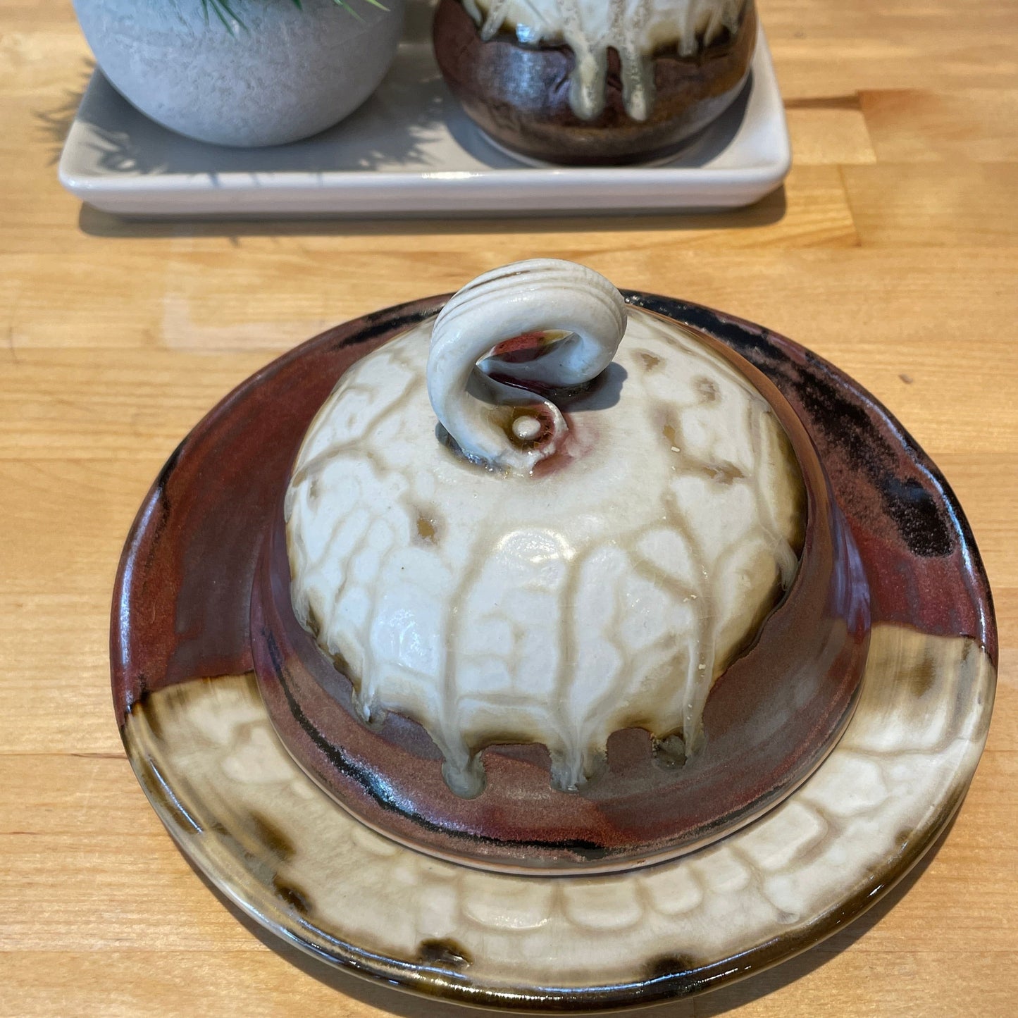 Domed Butter Dish - Cream Ash