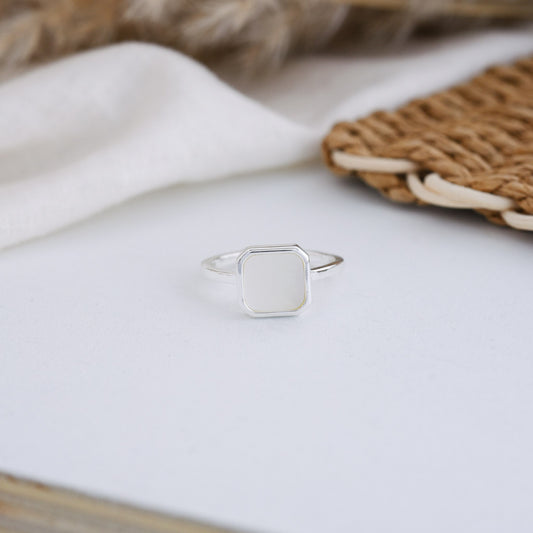Milan Ring - Silver/Mother of Pearl