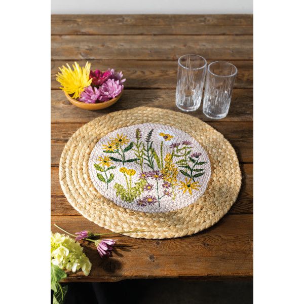 Braided Round Placemat - Bees & Blooms